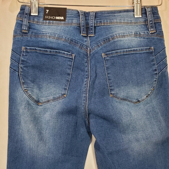 Fashion Nova Squat Like That Booty Lifting Jeans Medium Blue Wash Skinny Size 7 - Picture 6 of 13